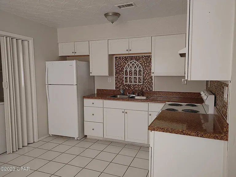 6221 Pinetree Ave #A — Photo 18