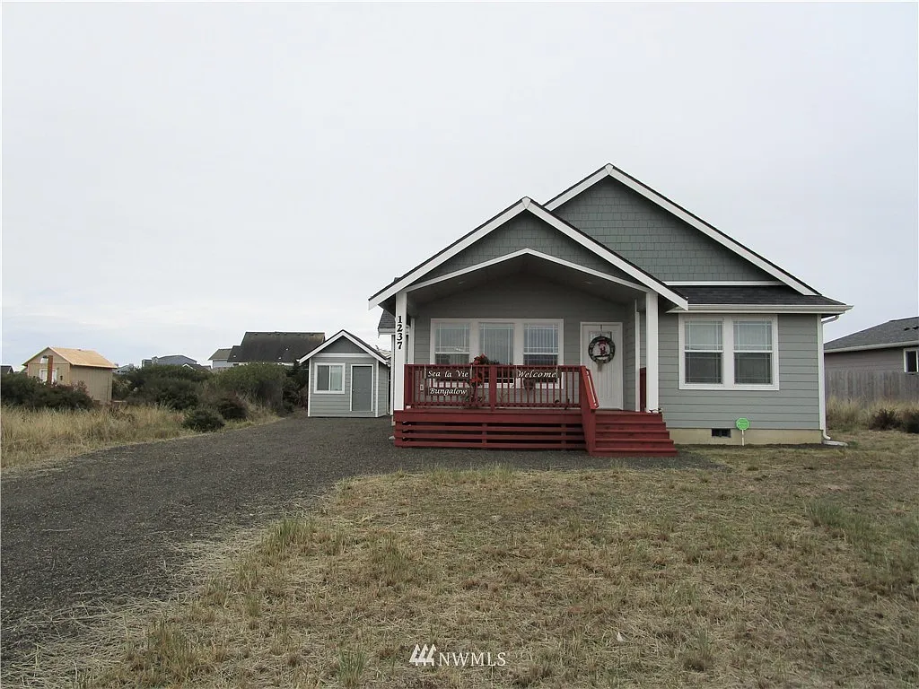 1237 Channel Avenue photo 1