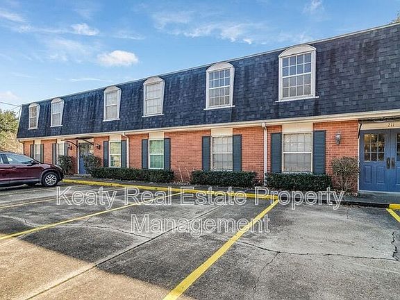 2nd image of 211 Versailles Blvd APT 10