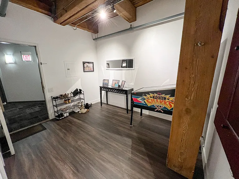 225 W Huron St — Photo 4
