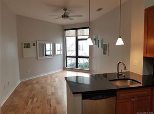 525 W 6th St #211, Charlotte, NC 28202