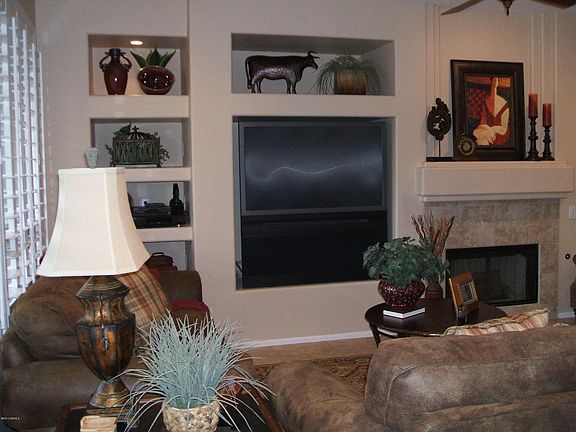 2nd image of 16605 W Wagon Spur Ct
