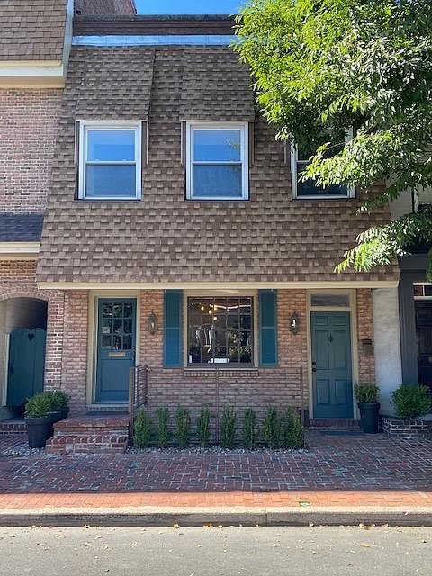 24 N. Market Street (Apartment Entrance - Right Door) _ Downtown Selinsgrove