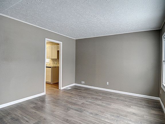 5th image of 3439 Harwood St