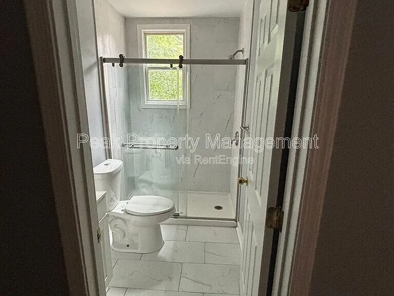 2121 W Cary St #C — Photo 5