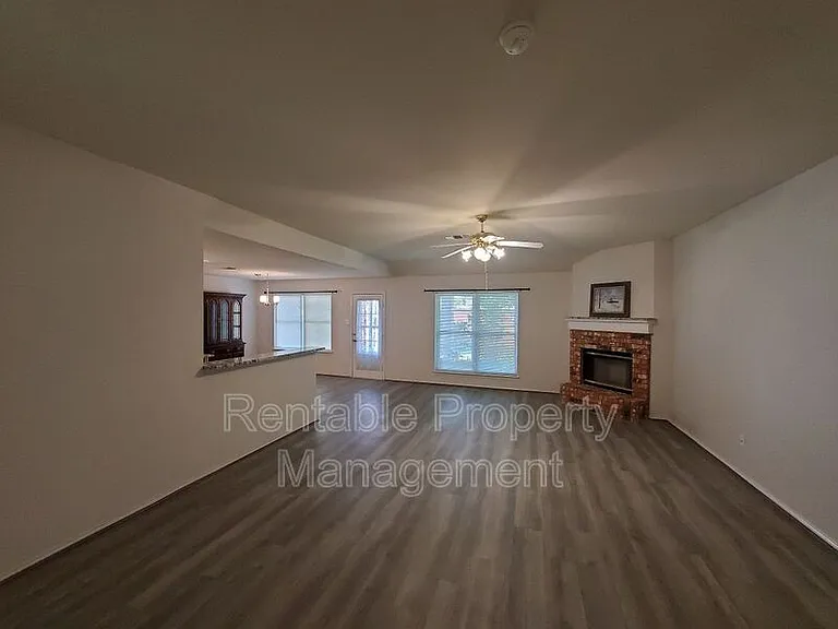 1000 Eden St — Photo 5