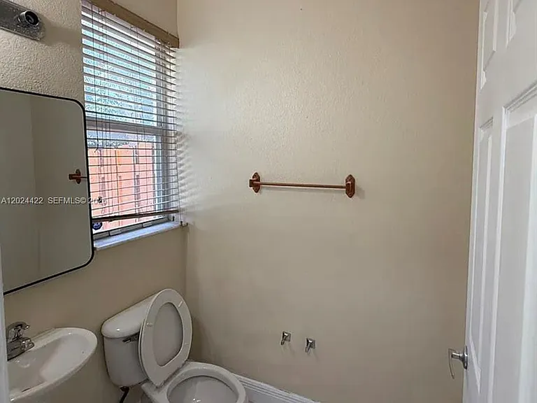 6542 Hidden Cove Dr #4 — Photo 6