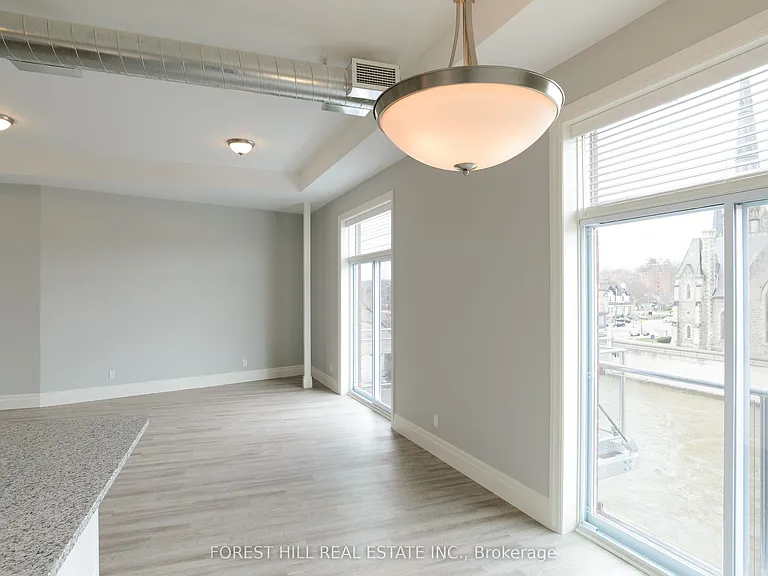 32 Water St N #201 — Photo 6