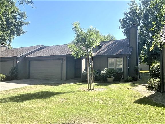 3rd image of 2518 E Tulare Ave
