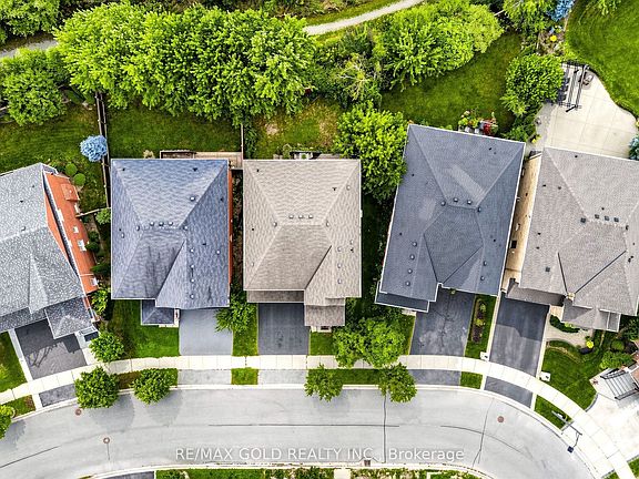 5th image of 284 Holmes Cres