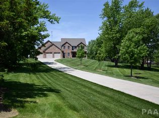 926 Dallas Rd, Washington, IL 61571