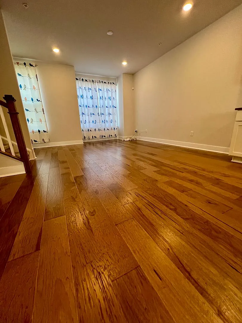 Luxurious 3-Bed Townhome in Spring City with One-Car Garage! Available December 1st! — Photo 3