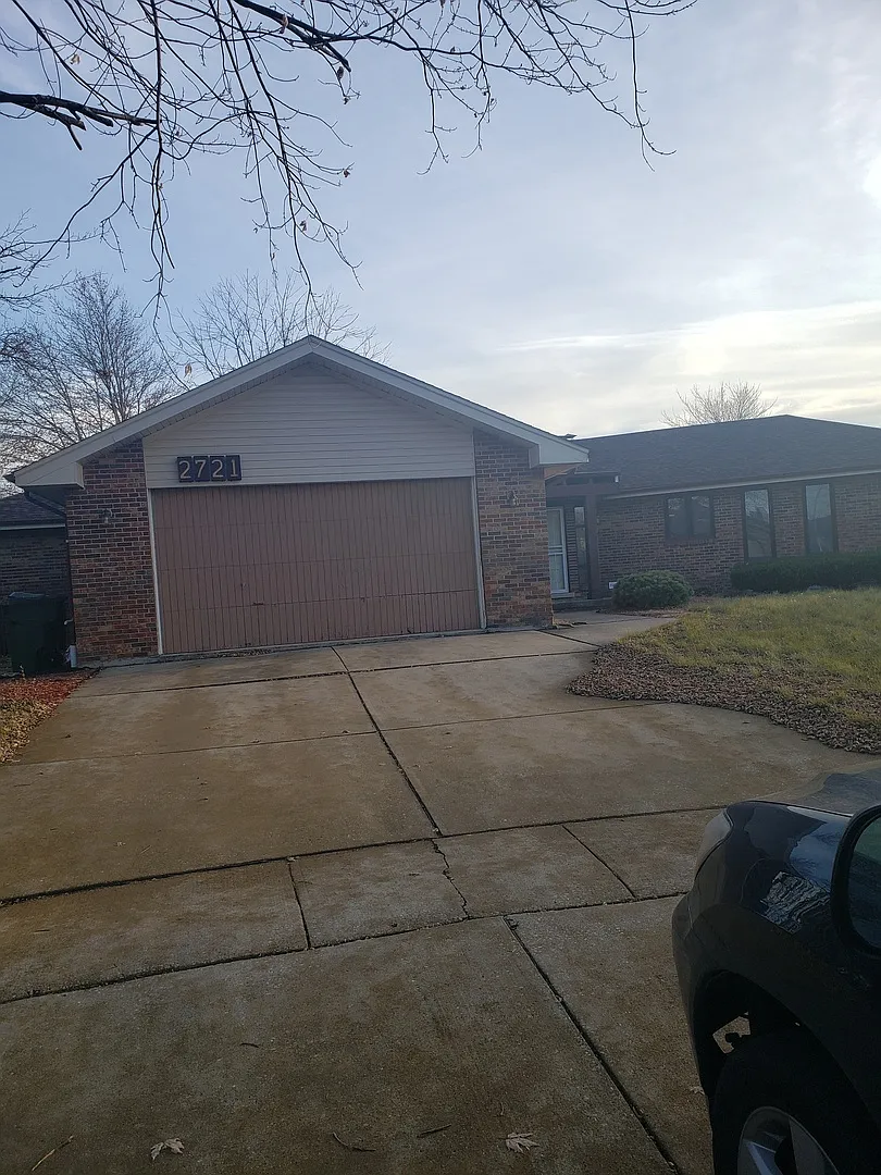 2721 Mariner Ct photo 1