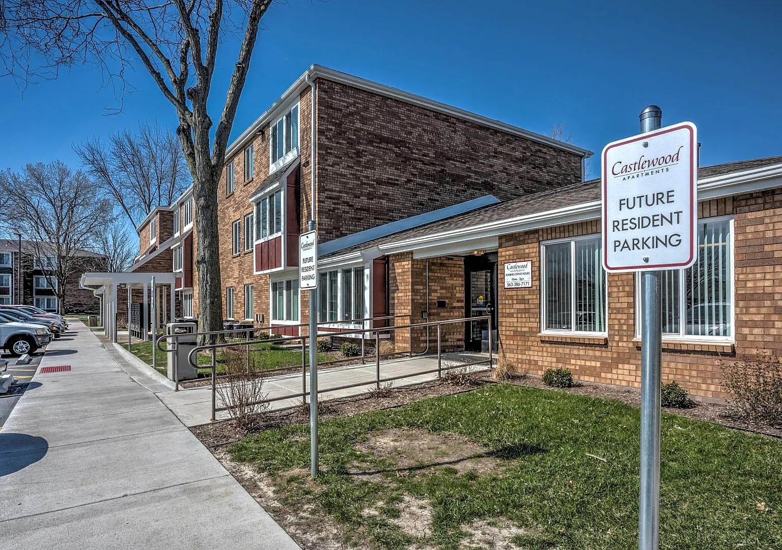 Castlewood Apartments — Photo 1