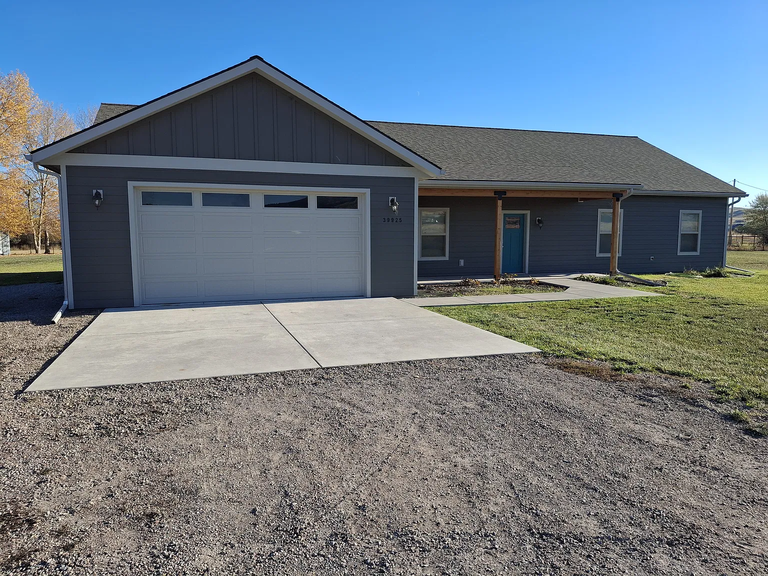 3 bed, 2.5 bath, 2100 sqft, $2,500 — Photo 1