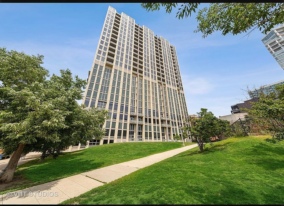 1st image of 700 N Larrabee St #21