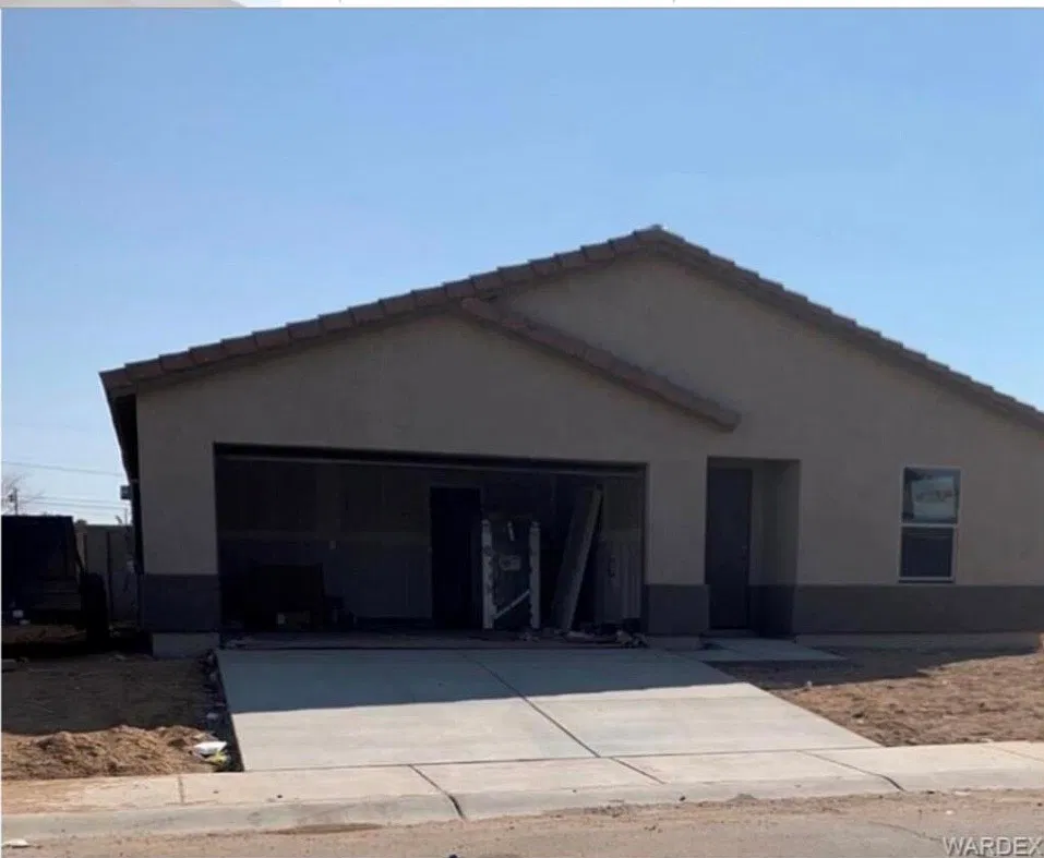 3 bed, 2.0 bath, 1202 sqft, $1,595 — Photo 1