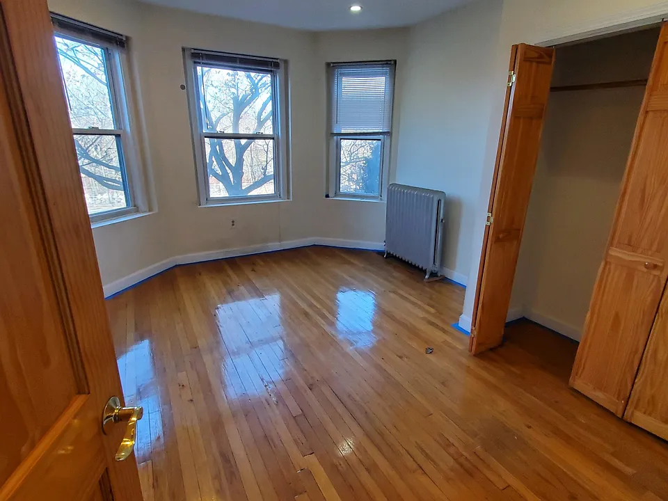 352 Riverway #9