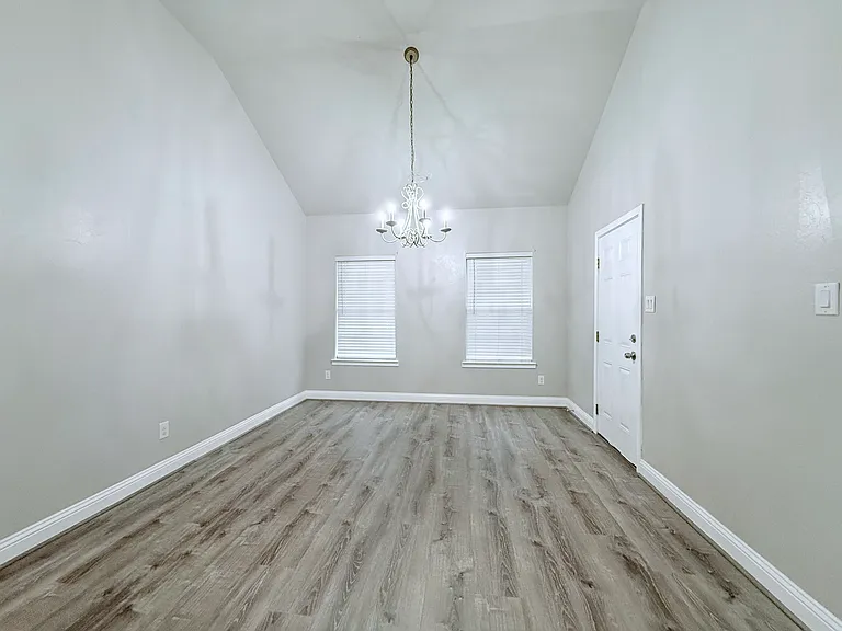 6002 Colorado St — Photo 12
