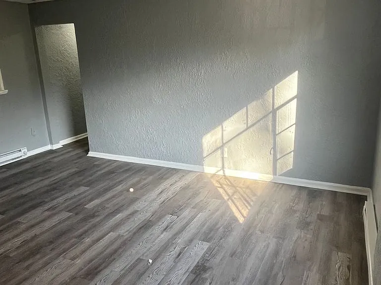 4056 Reading Rd — Photo 42