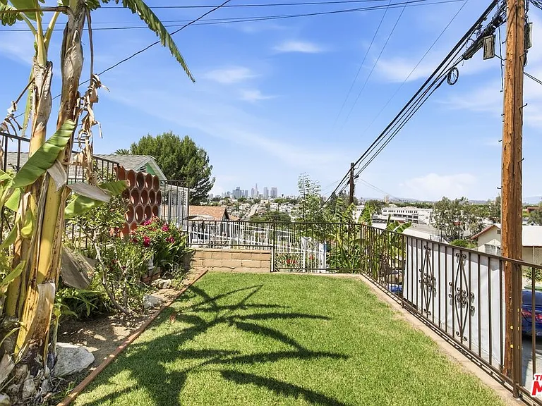 2752 Guirado St — Photo 3