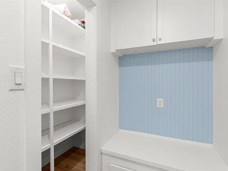 409 Avenue R — Photo 14