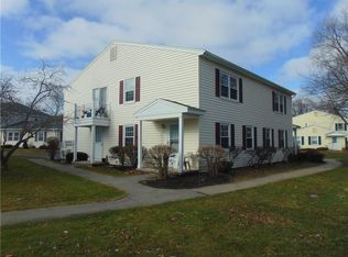 31 Arrowhead Way N, Fairport, NY 14450