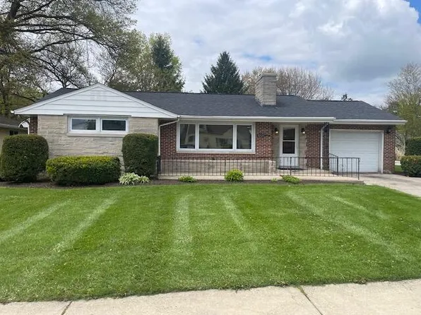 1221 Campbell St, Valparaiso, IN 46385