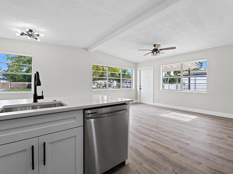 2415 Lewis Rd — Photo 9