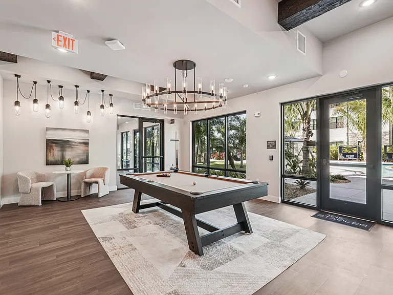 The Stadler Luxury Apartments — Photo 47