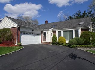 30 Holster Rd, Clifton, NJ 07013