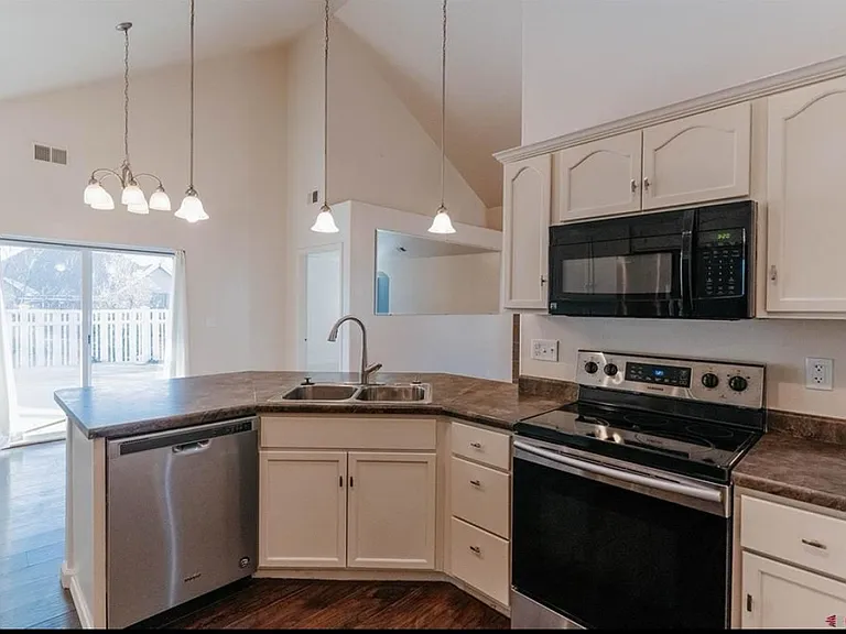 1335 Fivemile Creek Ave — Photo 8