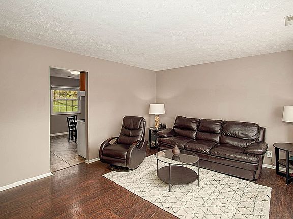 5th image of 168 Ashwood Dr