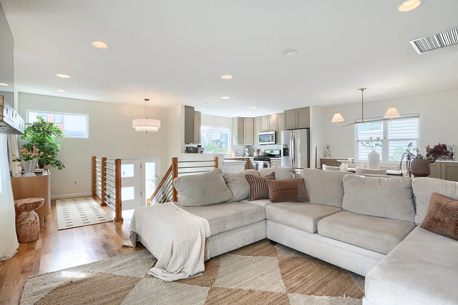 4 bed, 1675 sqft, $4,800 — Photo 3