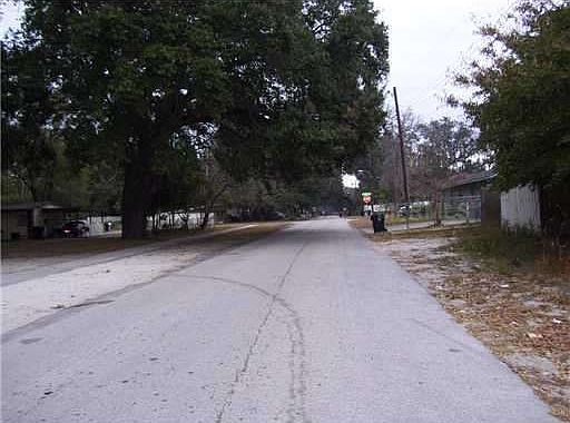 3rd image of 2004 E Dr Martin Luther King Jr Blvd
