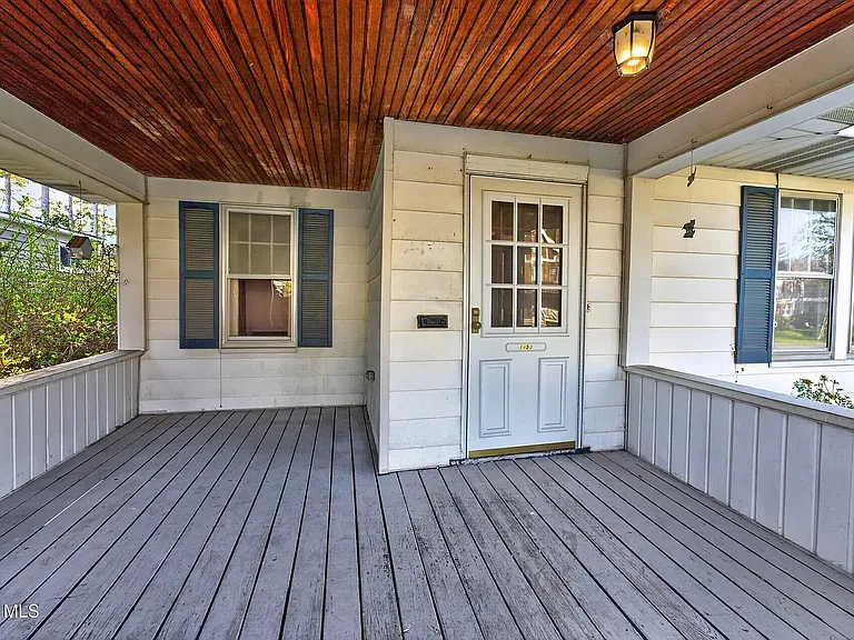 1450 Baker Ave — Photo 28