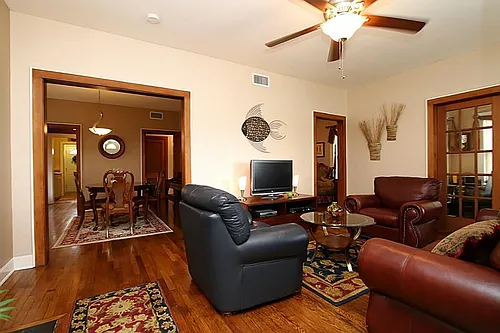 1915 Cleburne St #1 Photo 1