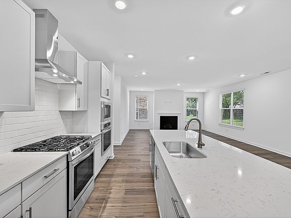 3rd image of 208 Crown Gardens Ct