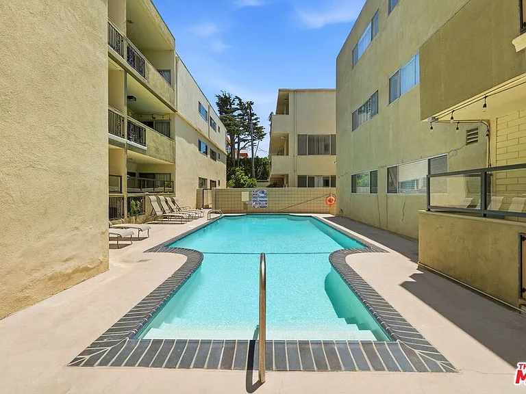 11970 Montana Ave #104 — Photo 28