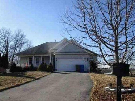 2nd image of 9 Bridle Ct