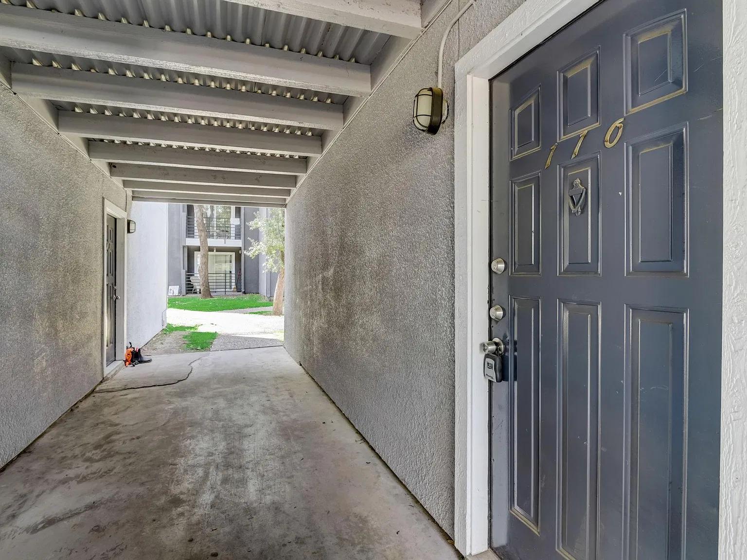 9920 Forest Ln — Photo 3