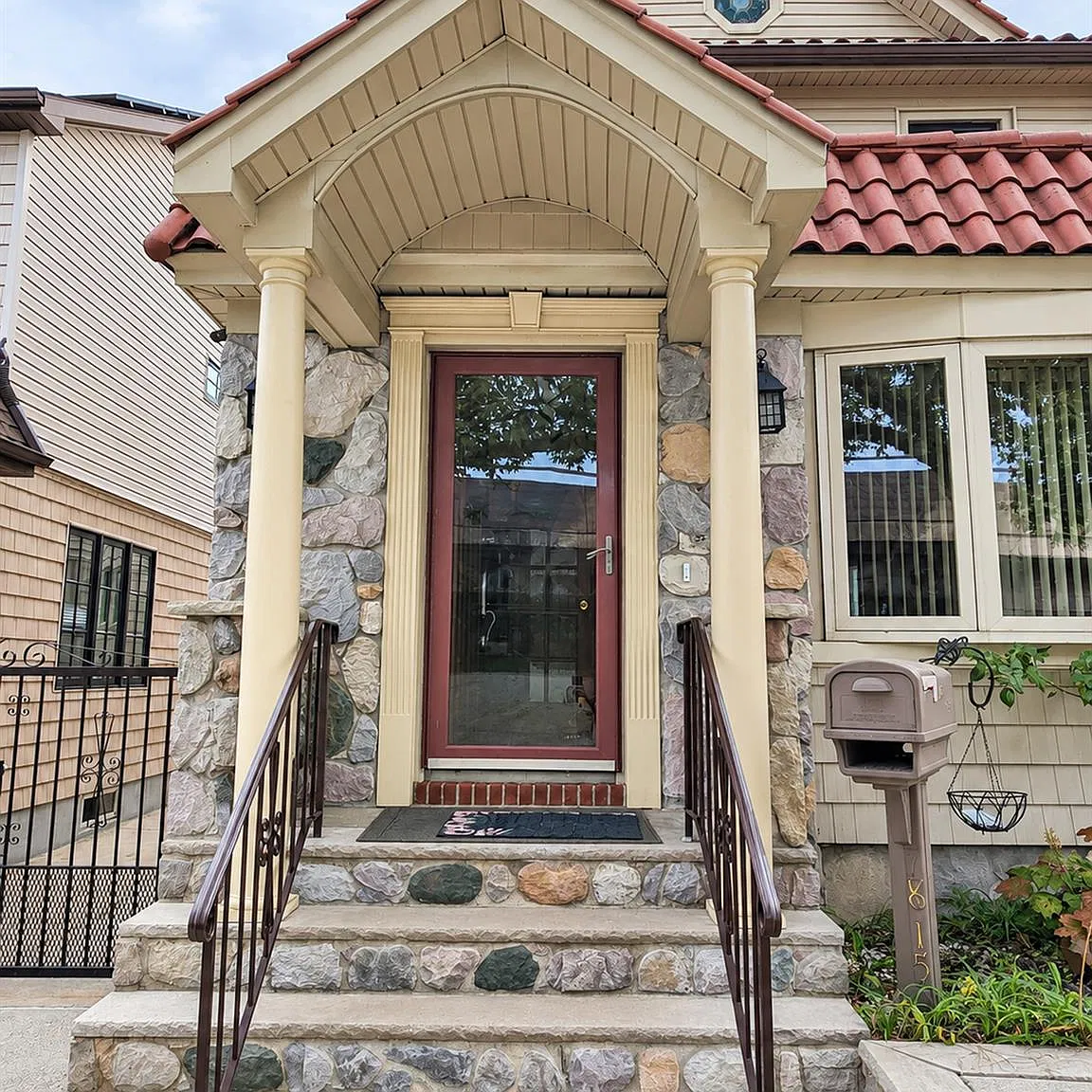 5 bed, 1.5 bath, 1820 sqft, $5,500 — Photo 4