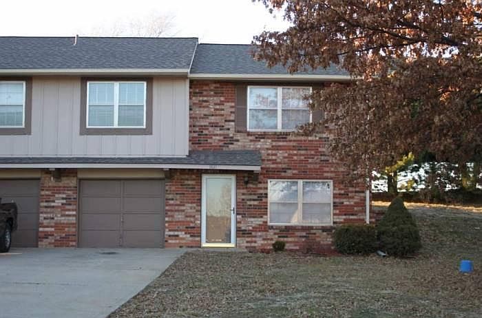 1st image of 1602 NW Cardiff Dr