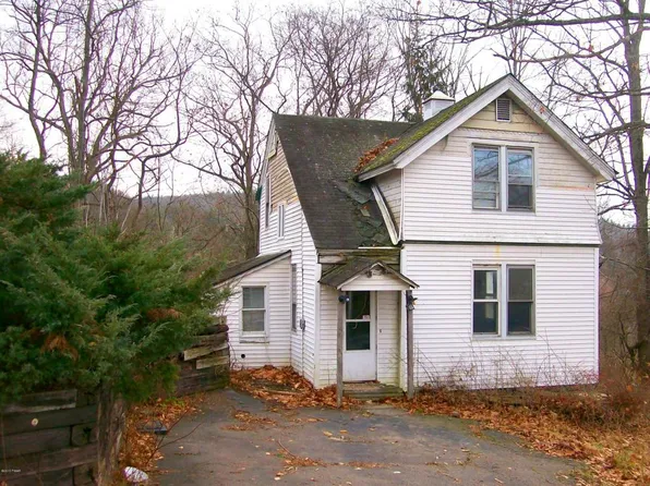 14 Elizabeth St, Hawley, PA 18428