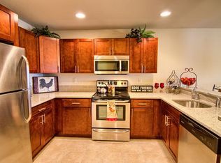 12 Stoneledge Dr APT 4, Troy, NY 12182