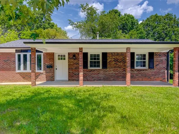 815 Woodcote Dr, Winston Salem, NC 27107