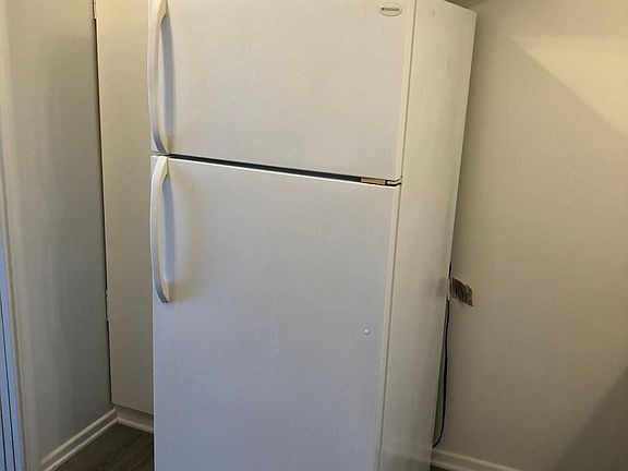 5th image of 974 Haverford Ave APT 17