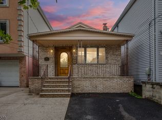 502 W Delavan Ave, Newark, NJ 07107