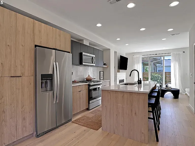 3512 N Haight Ave — Photo 20