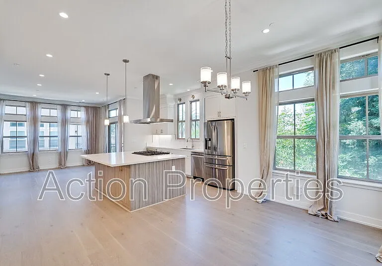 2388 Toledo Ter — Photo 8